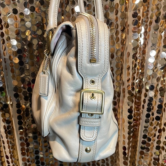 EUC Coach white metallic shimmer Leather Handbag - Picture 6 of 10